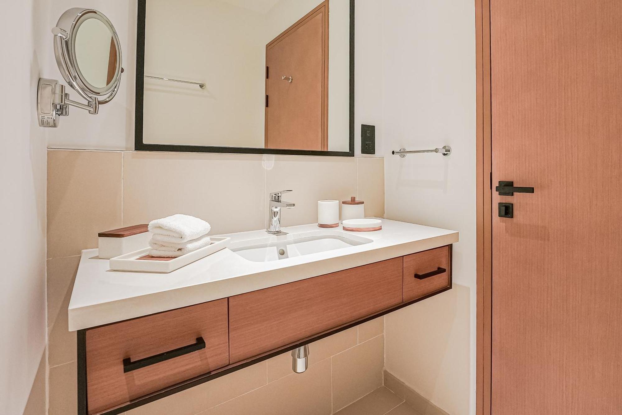 Modern 2Br High Floor Haven In Vida Dubai Marina Exterior foto