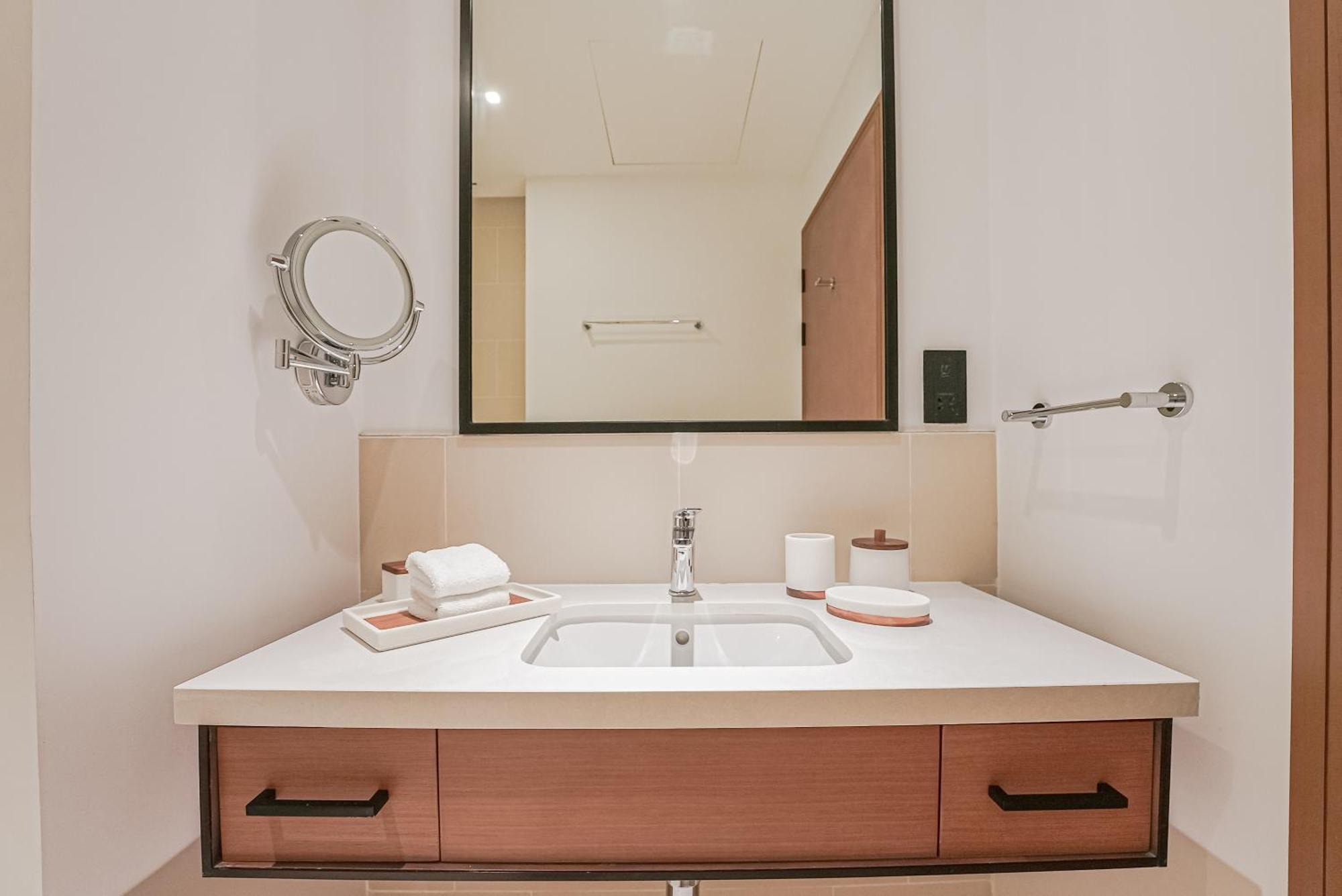 Modern 2Br High Floor Haven In Vida Dubai Marina Exterior foto